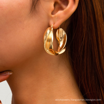 Punk cold wind twisted circle geometric earrings, simple temperament alloy twist earrings
